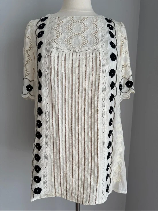 Floreat Anthropologie Tunic Blouse Top - Ivory/Black Floral Lace, Size 12 - Picture 4 of 11